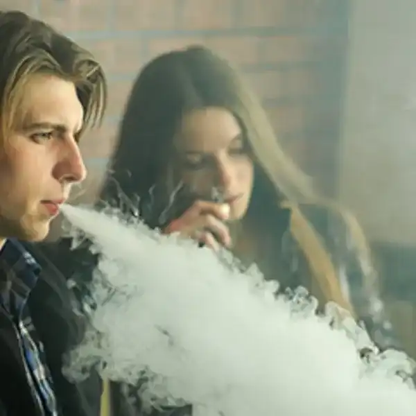 Heavy e-smokers: in highly dependent ,Understand the folds and balance of life 1 Heavy e-smokers: in highly dependent ,Understand the folds and balance of life vape-shop.cn